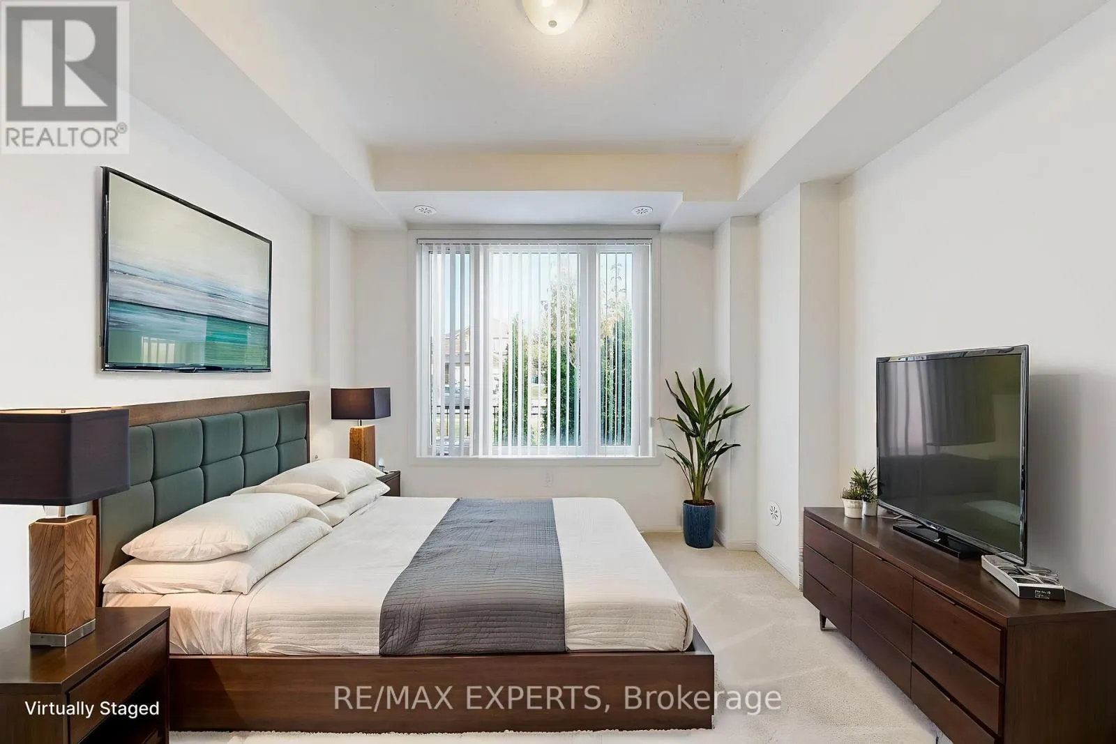 33 - 250 SUNNY MEADOW BOULEVARD