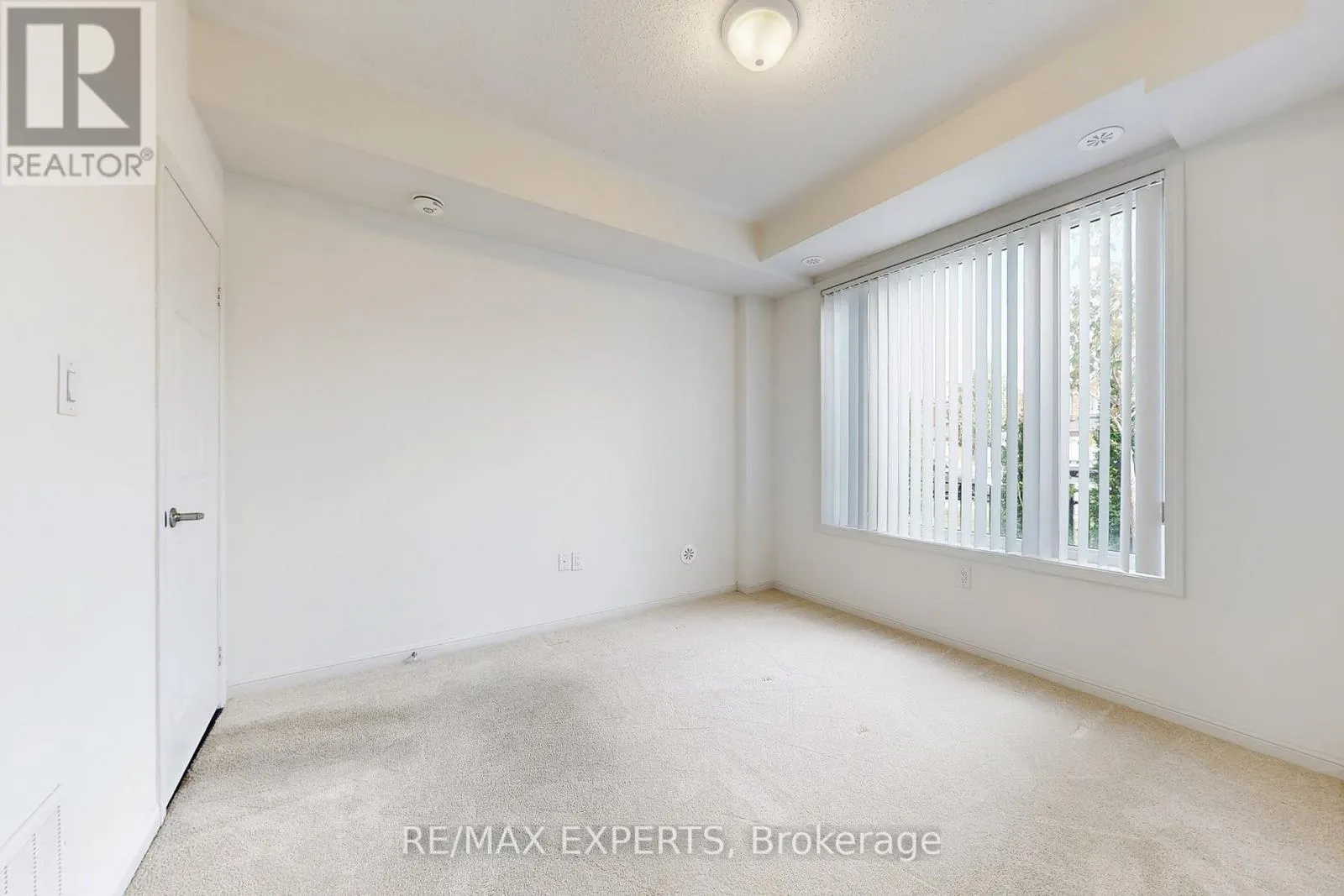 33 - 250 SUNNY MEADOW BOULEVARD