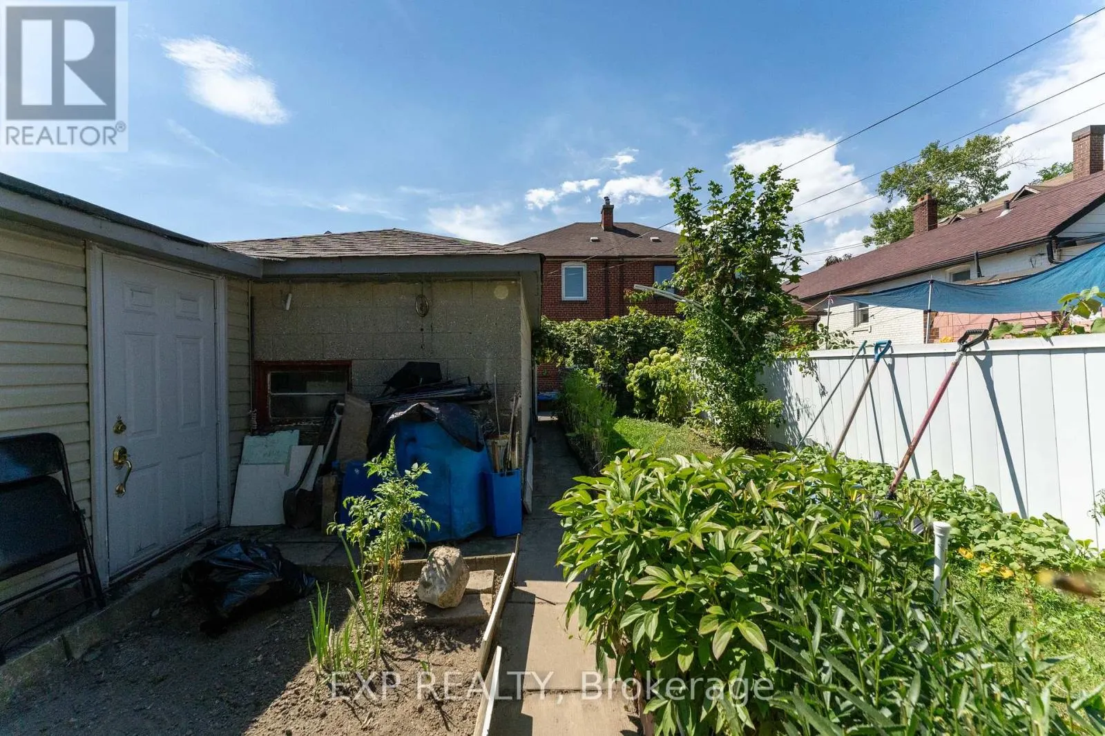 2505 DUFFERIN STREET