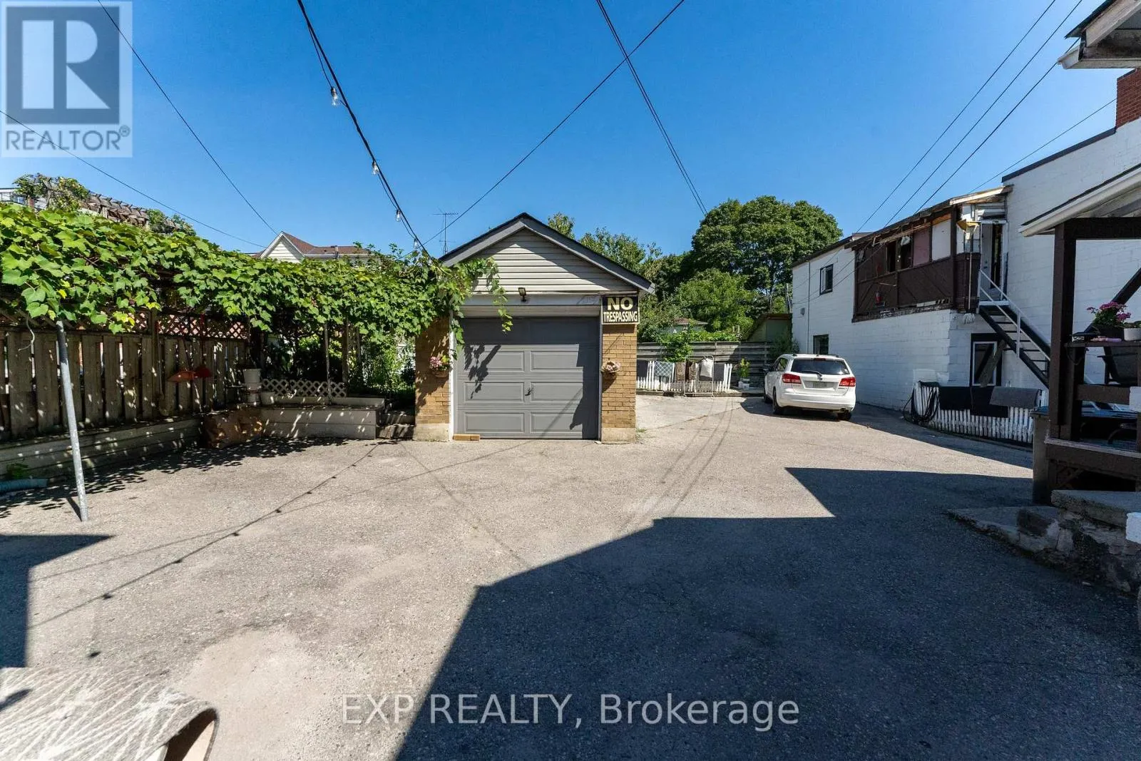 2505 DUFFERIN STREET
