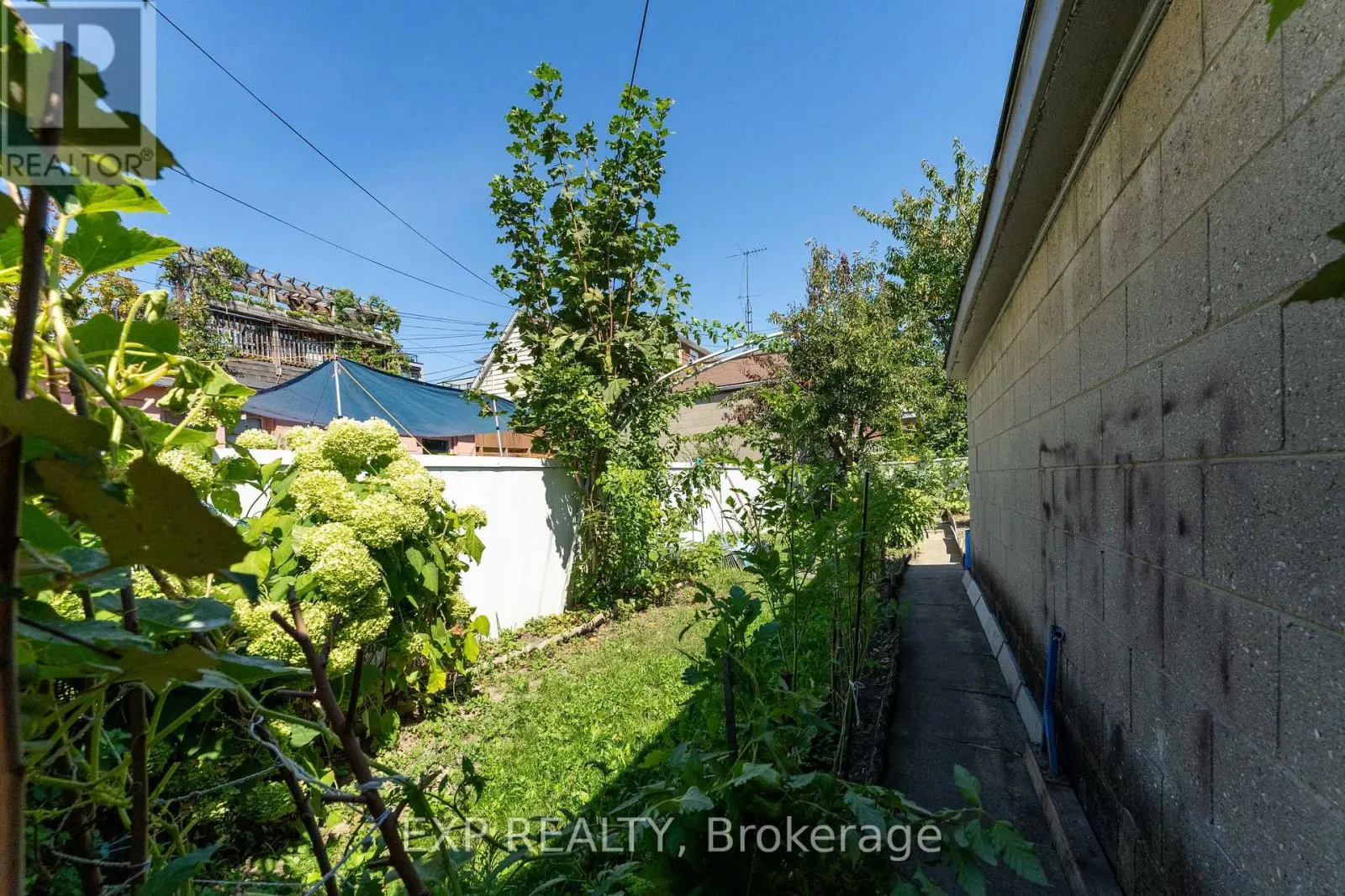 2505 DUFFERIN STREET