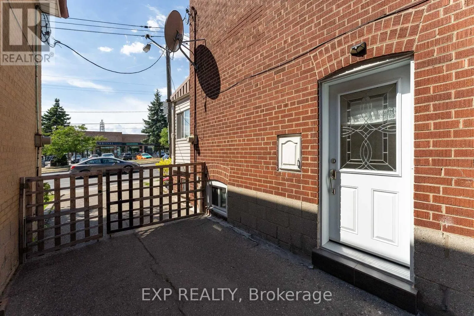 2505 DUFFERIN STREET