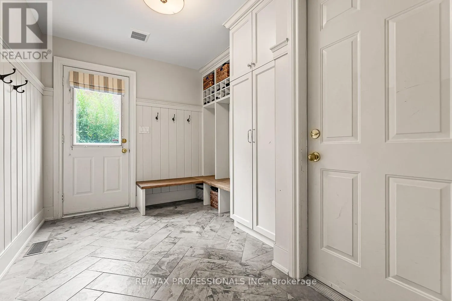 2446 HAMMOND ROAD