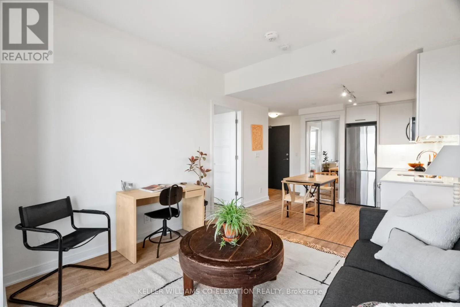 607 - 1 NEIGHBOURHOOD LANE