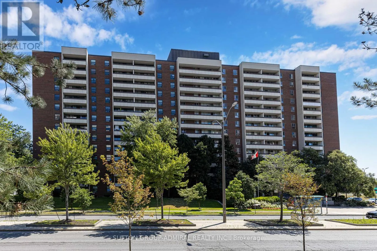 806 - 455 SENTINEL ROAD