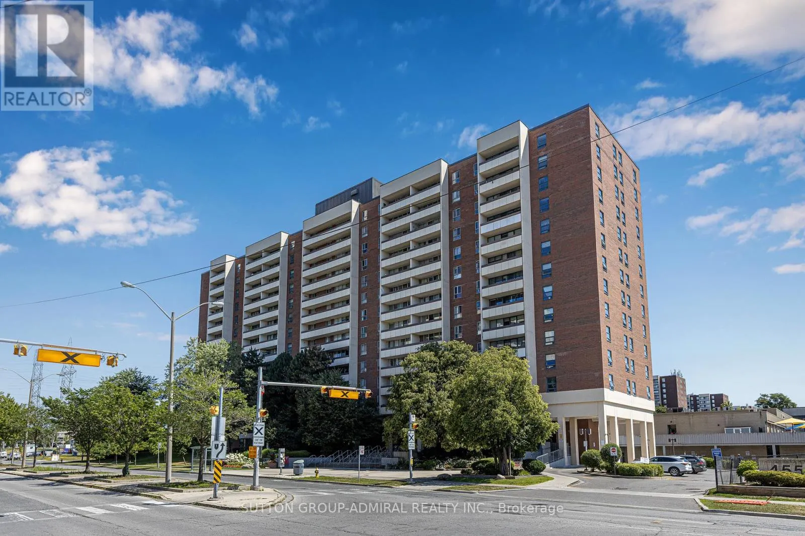 806 - 455 SENTINEL ROAD