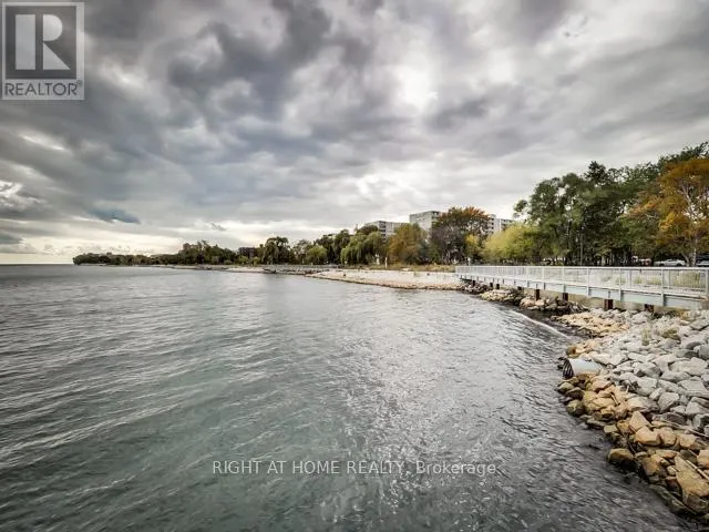 606 - 2285 LAKE SHORE BOULEVARD W