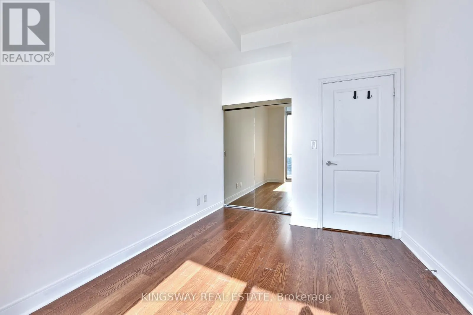3404 - 80 ABSOLUTE AVENUE