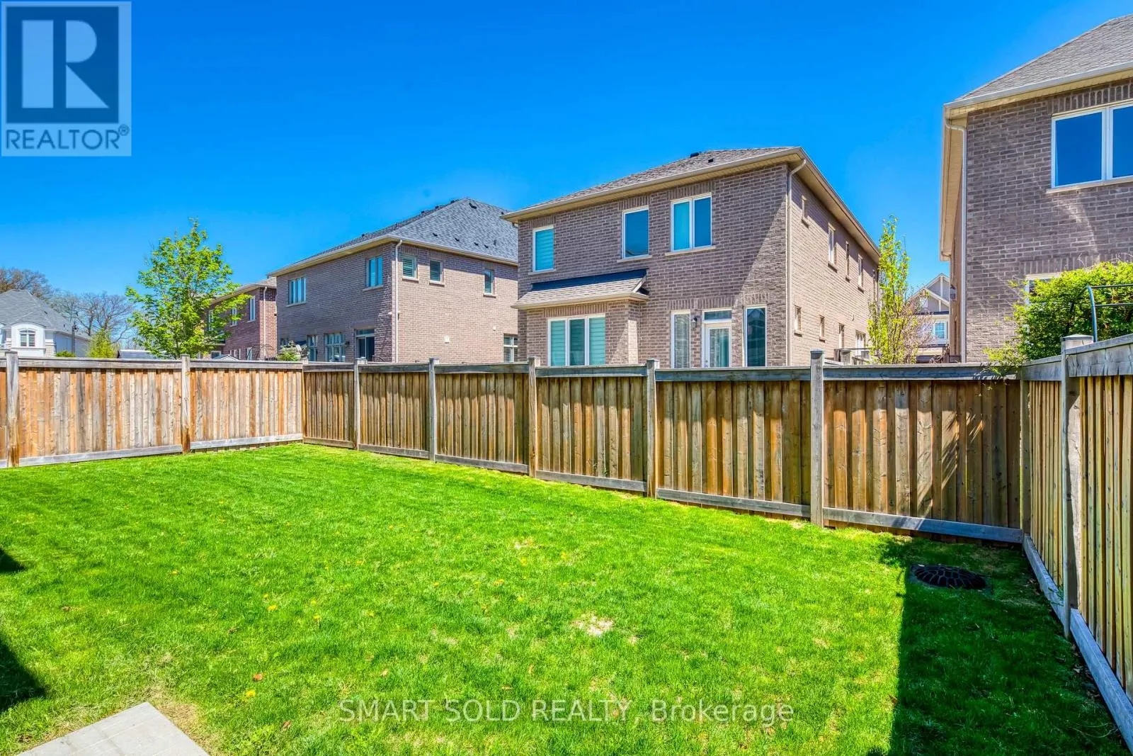 3263 DONALD MACKAY STREET