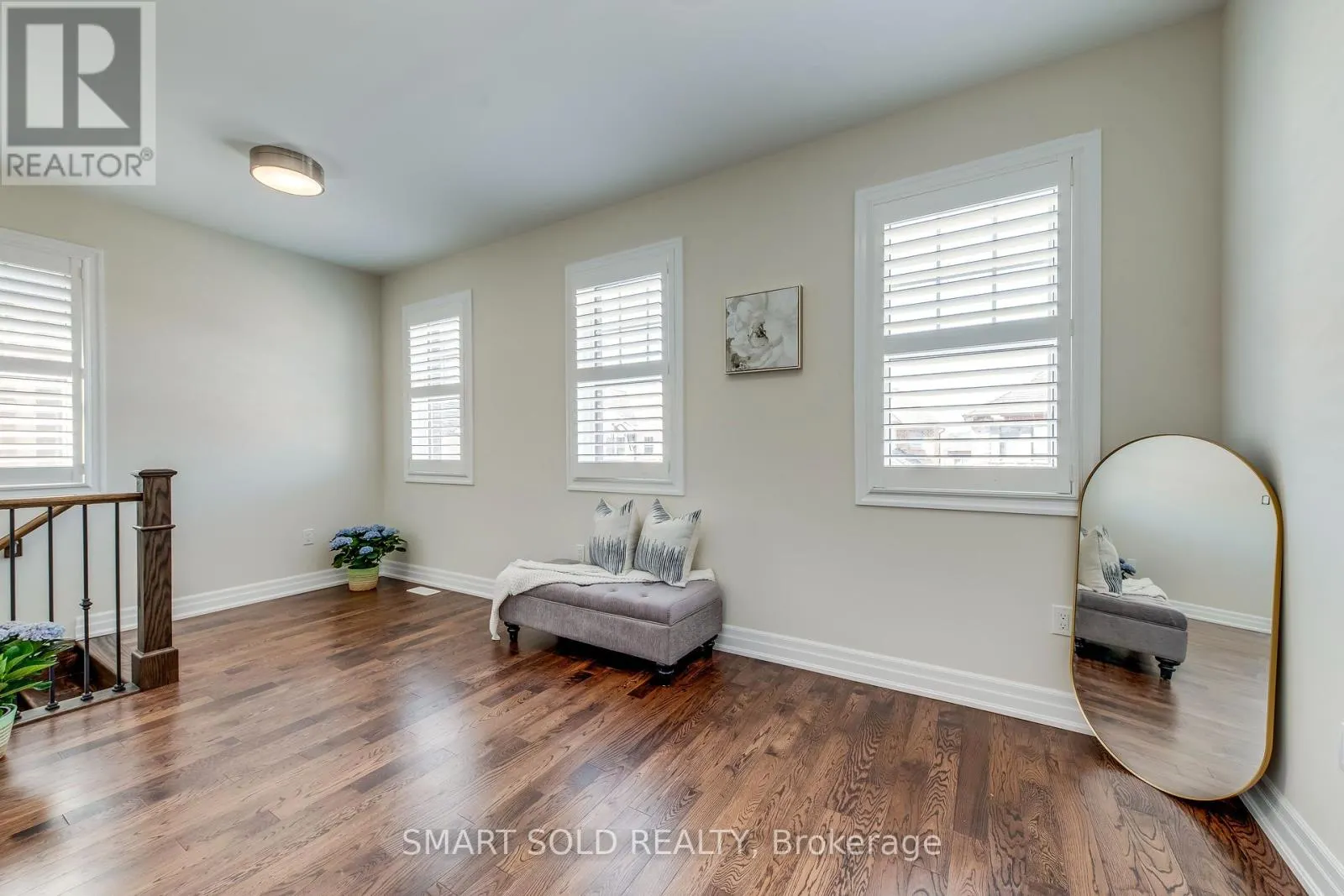3263 DONALD MACKAY STREET