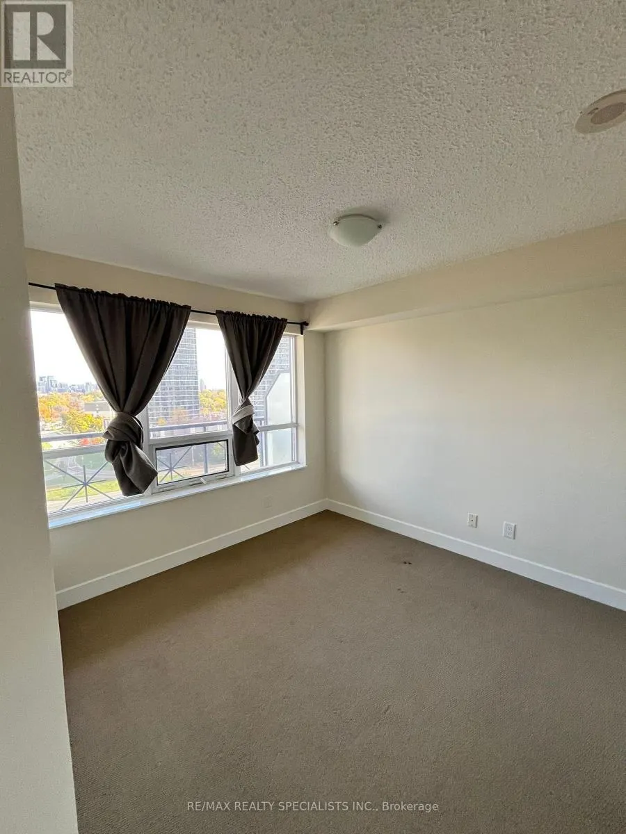925 - 2 EVA ROAD