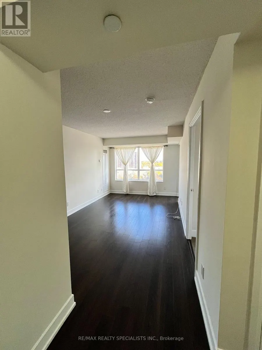 925 - 2 EVA ROAD