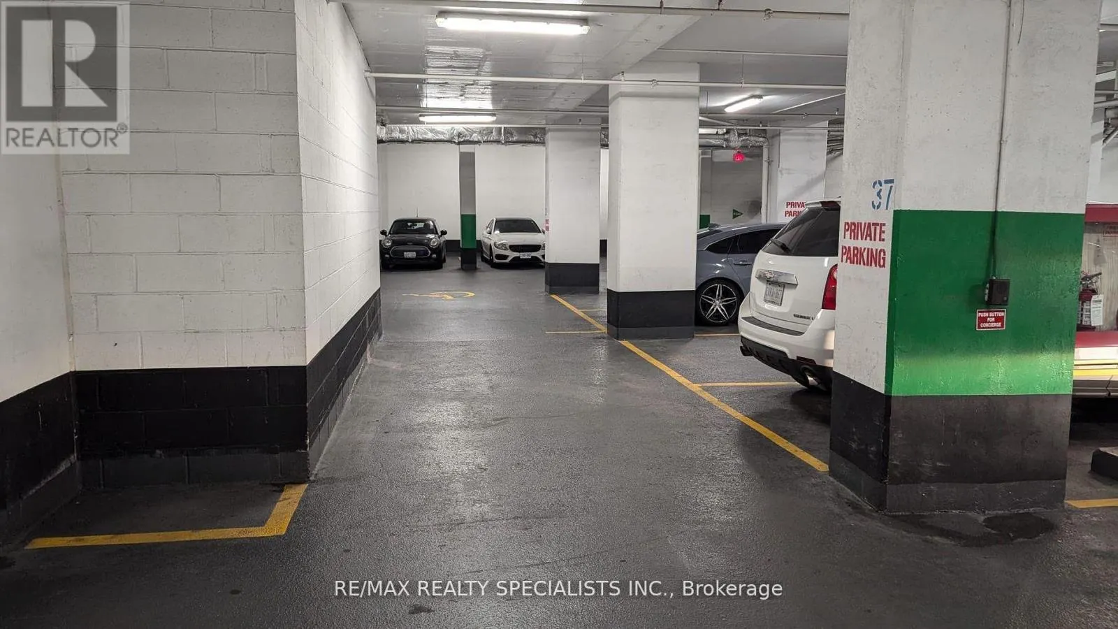 925 - 2 EVA ROAD
