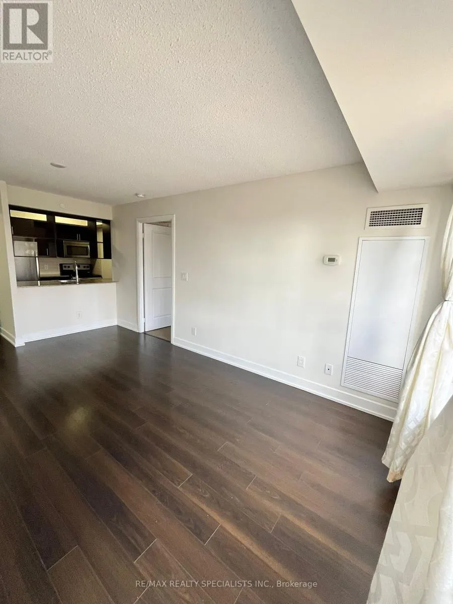 925 - 2 EVA ROAD