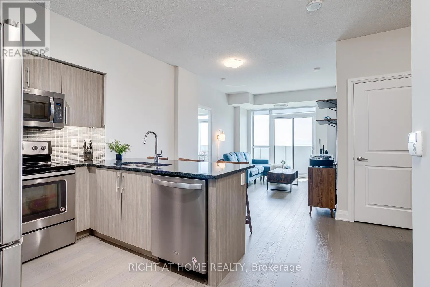 1705 - 55 SPEERS ROAD S