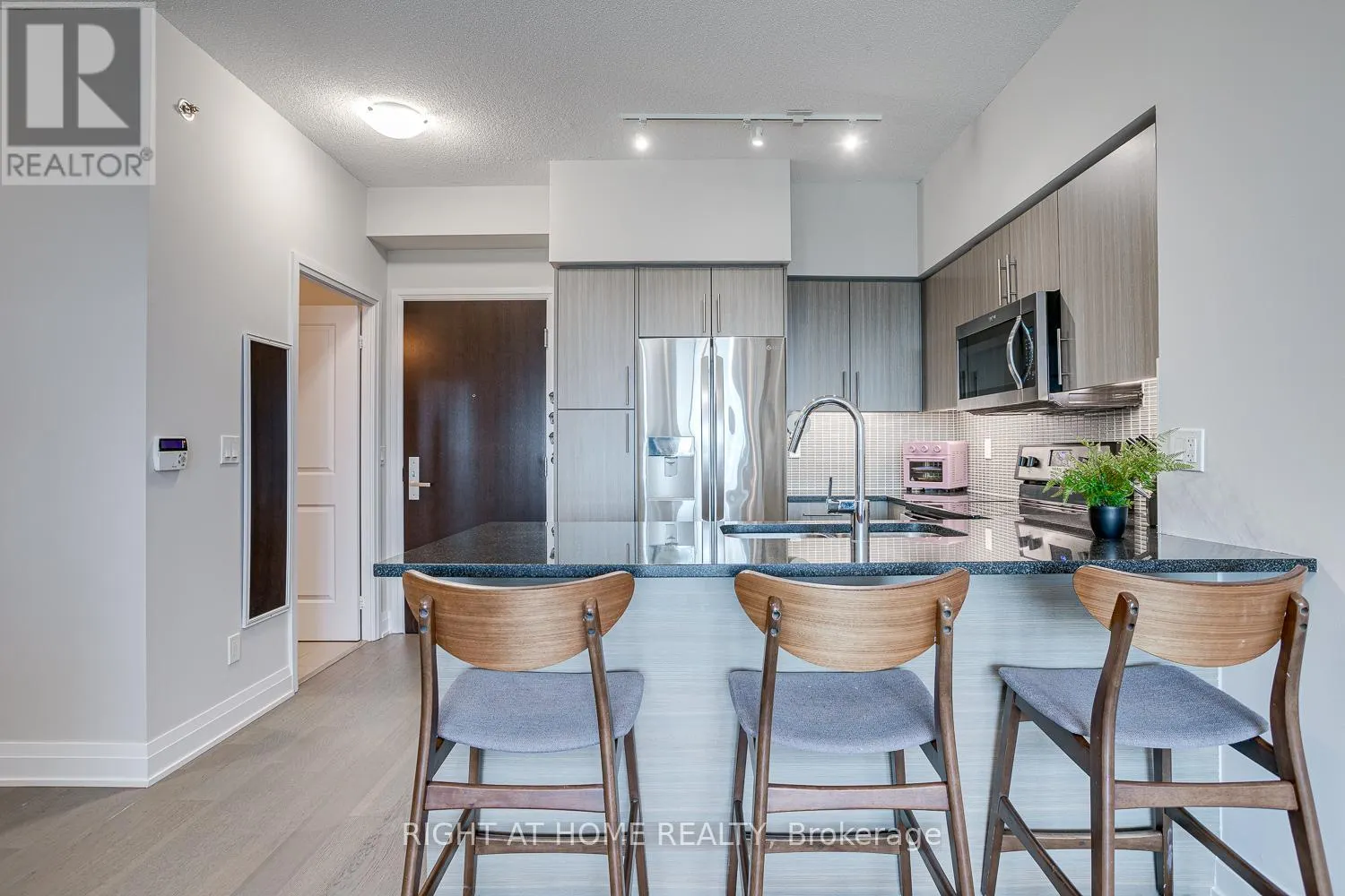 1705 - 55 SPEERS ROAD S