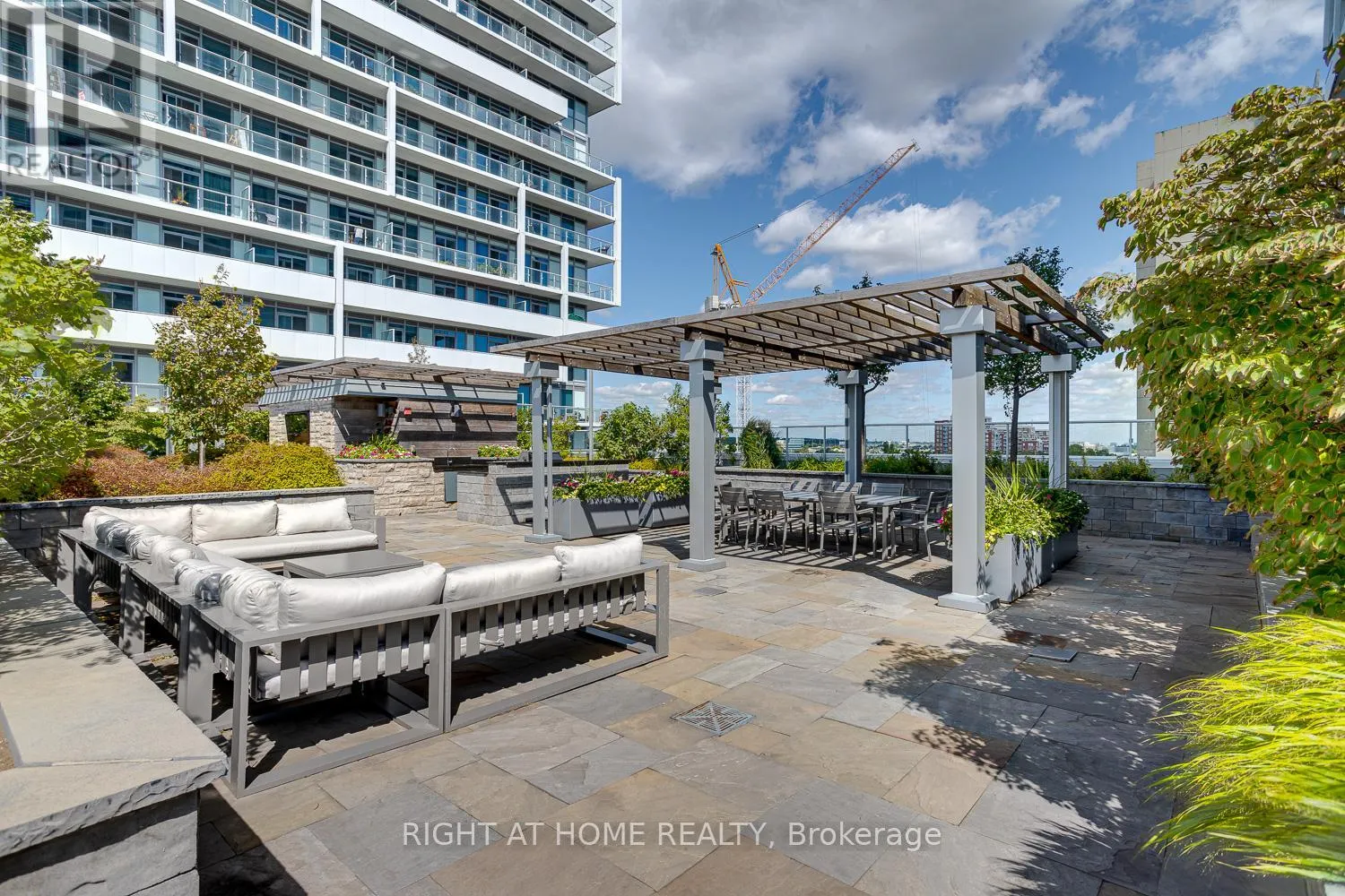 1705 - 55 SPEERS ROAD S
