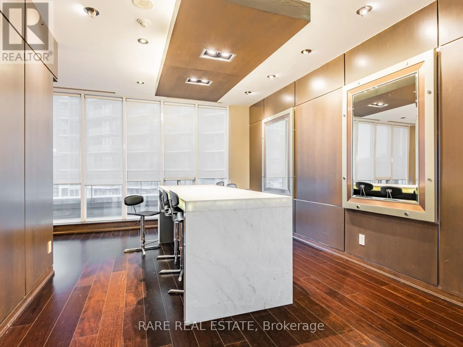 703 - 2119 LAKE SHORE BOULEVARD W