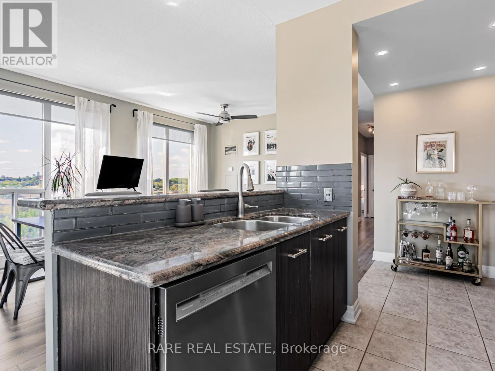 703 - 2119 LAKE SHORE BOULEVARD W