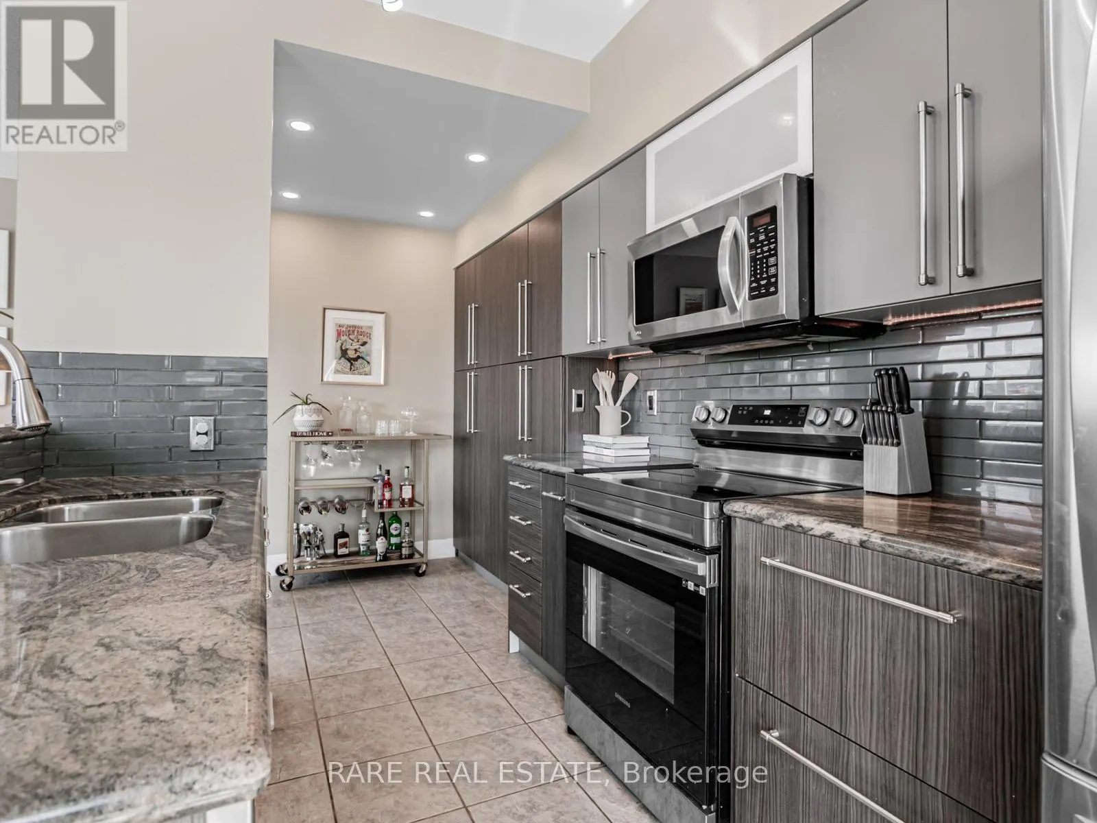 703 - 2119 LAKE SHORE BOULEVARD W