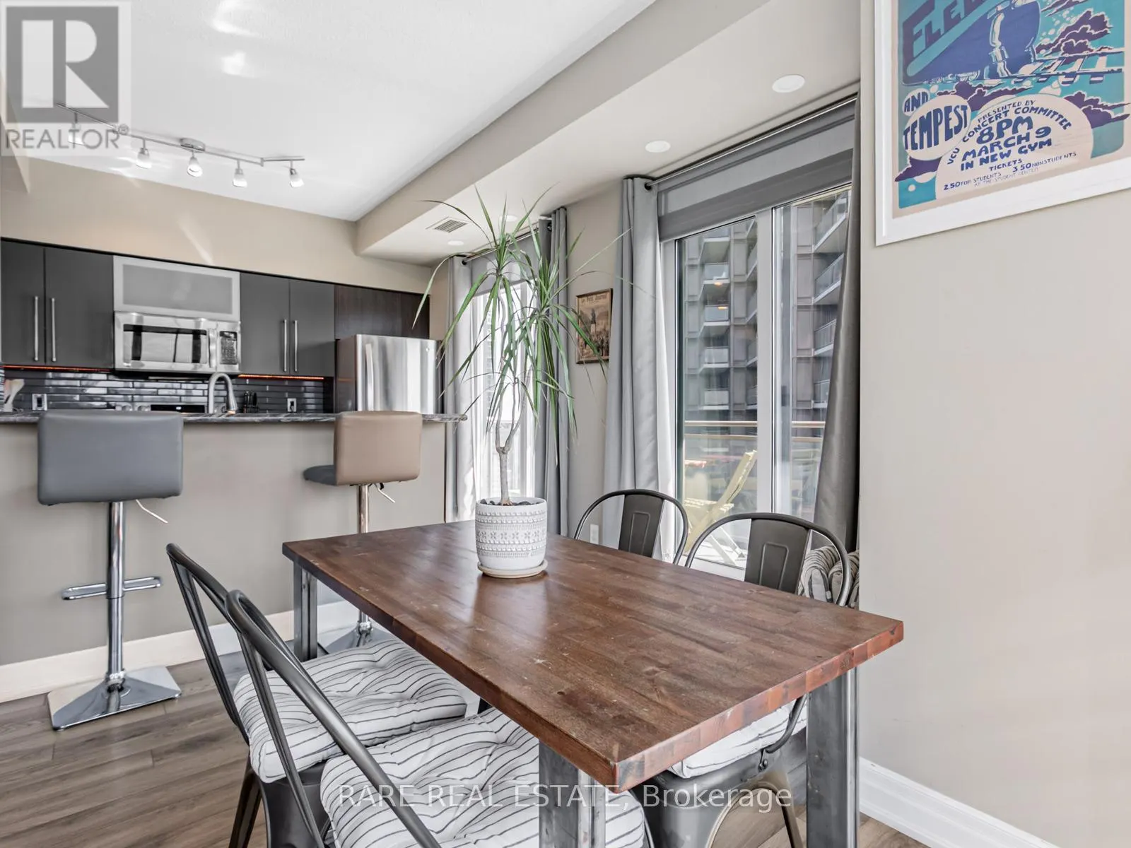 703 - 2119 LAKE SHORE BOULEVARD W