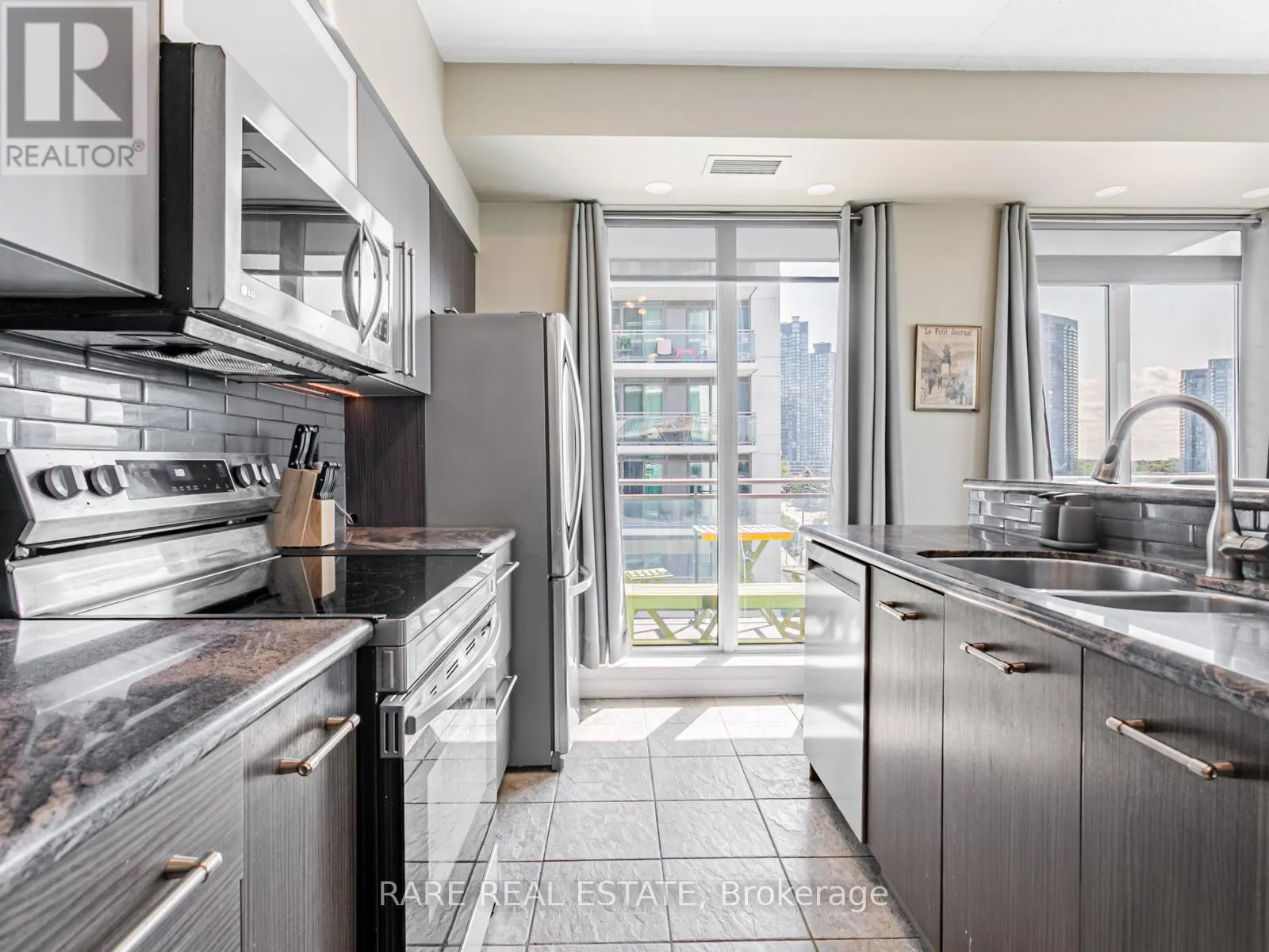 703 - 2119 LAKE SHORE BOULEVARD W