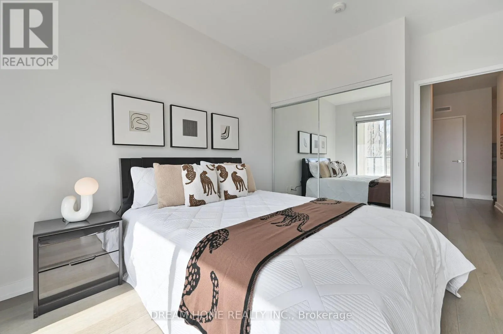 TH8 - 4055 PARKSIDE VILLAGE DRIVE