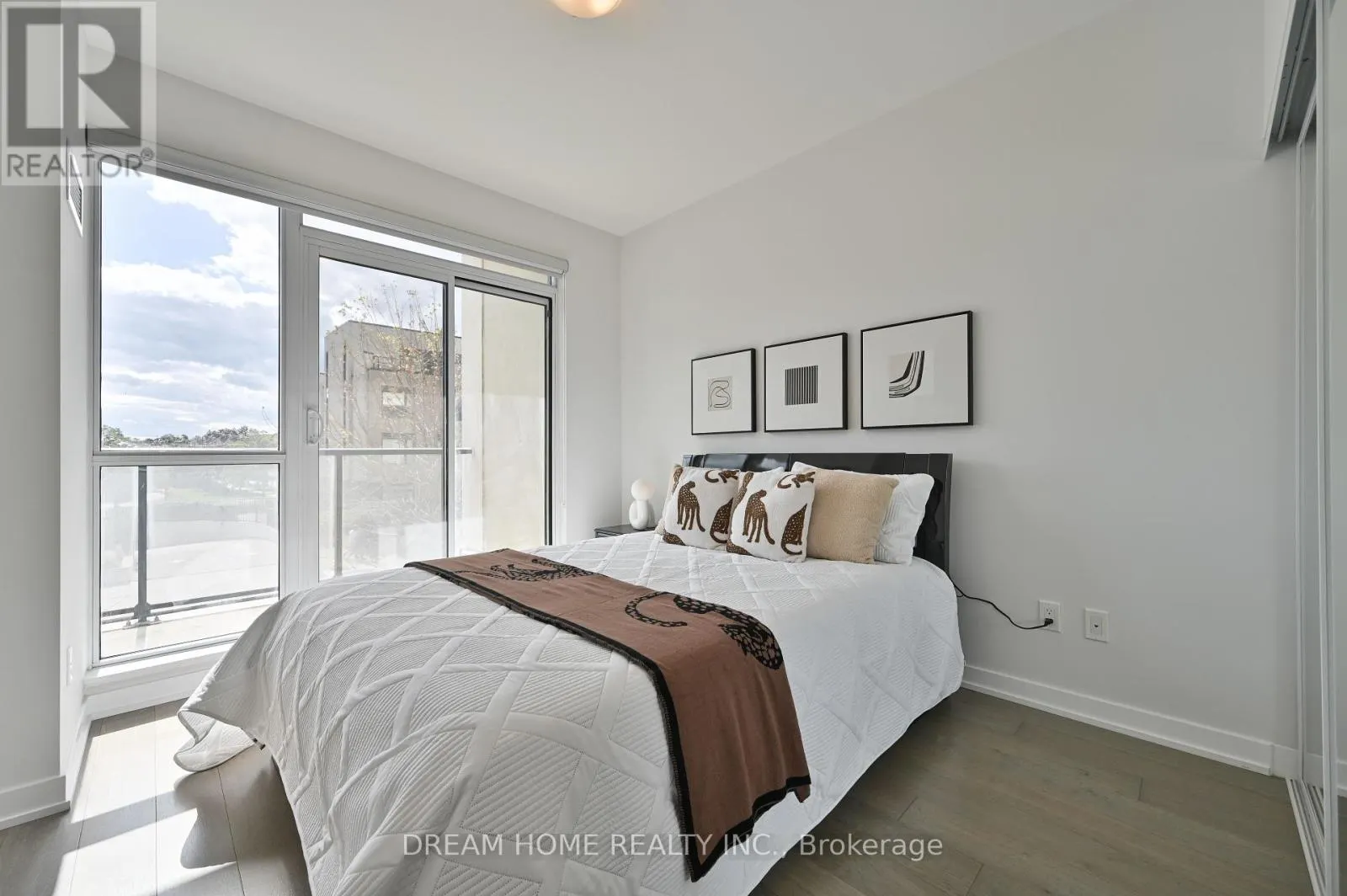 TH8 - 4055 PARKSIDE VILLAGE DRIVE