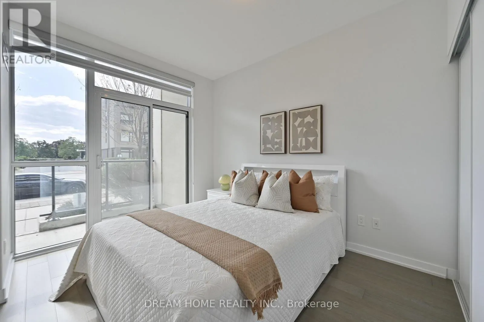 TH8 - 4055 PARKSIDE VILLAGE DRIVE