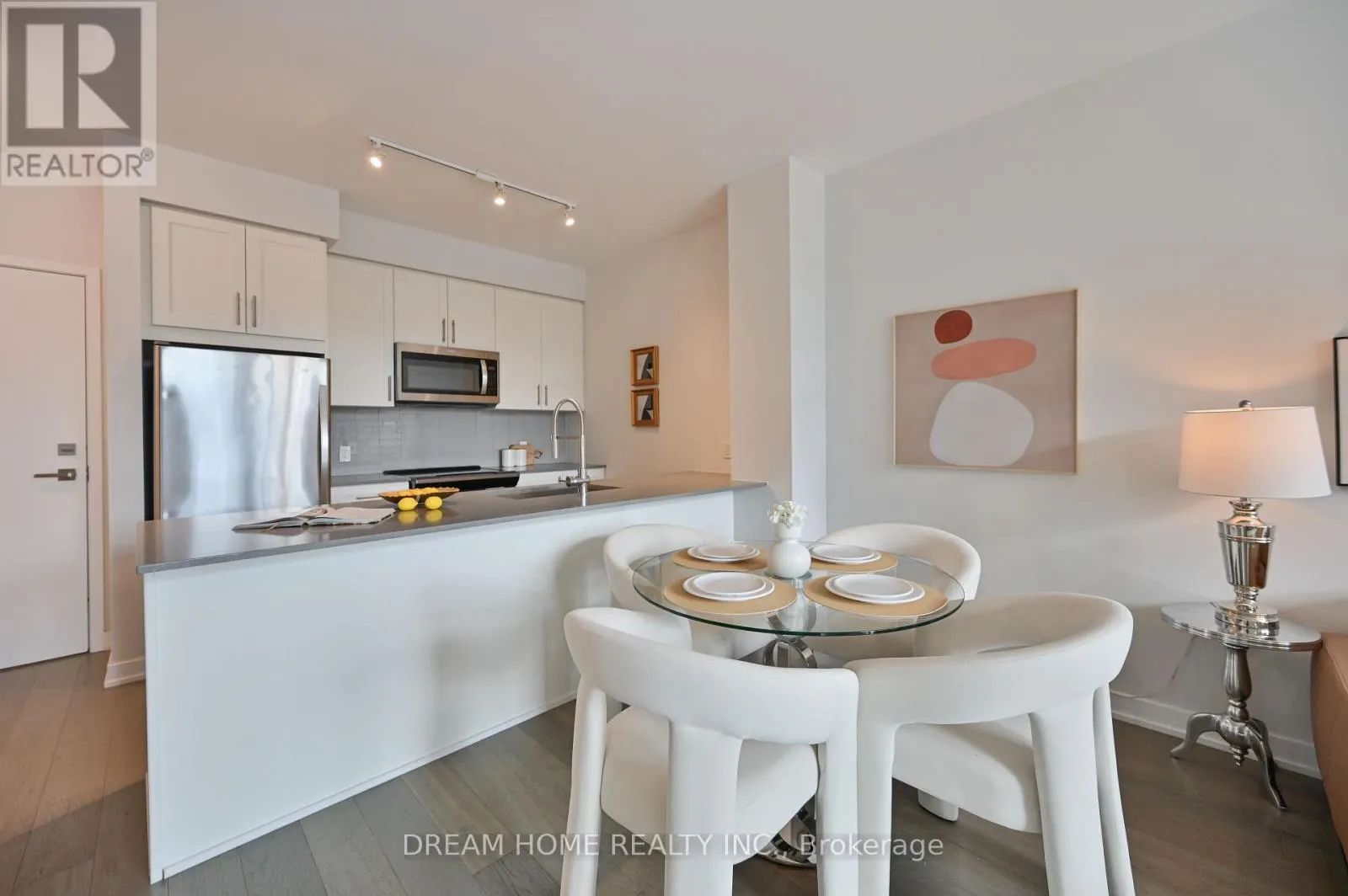 TH8 - 4055 PARKSIDE VILLAGE DRIVE