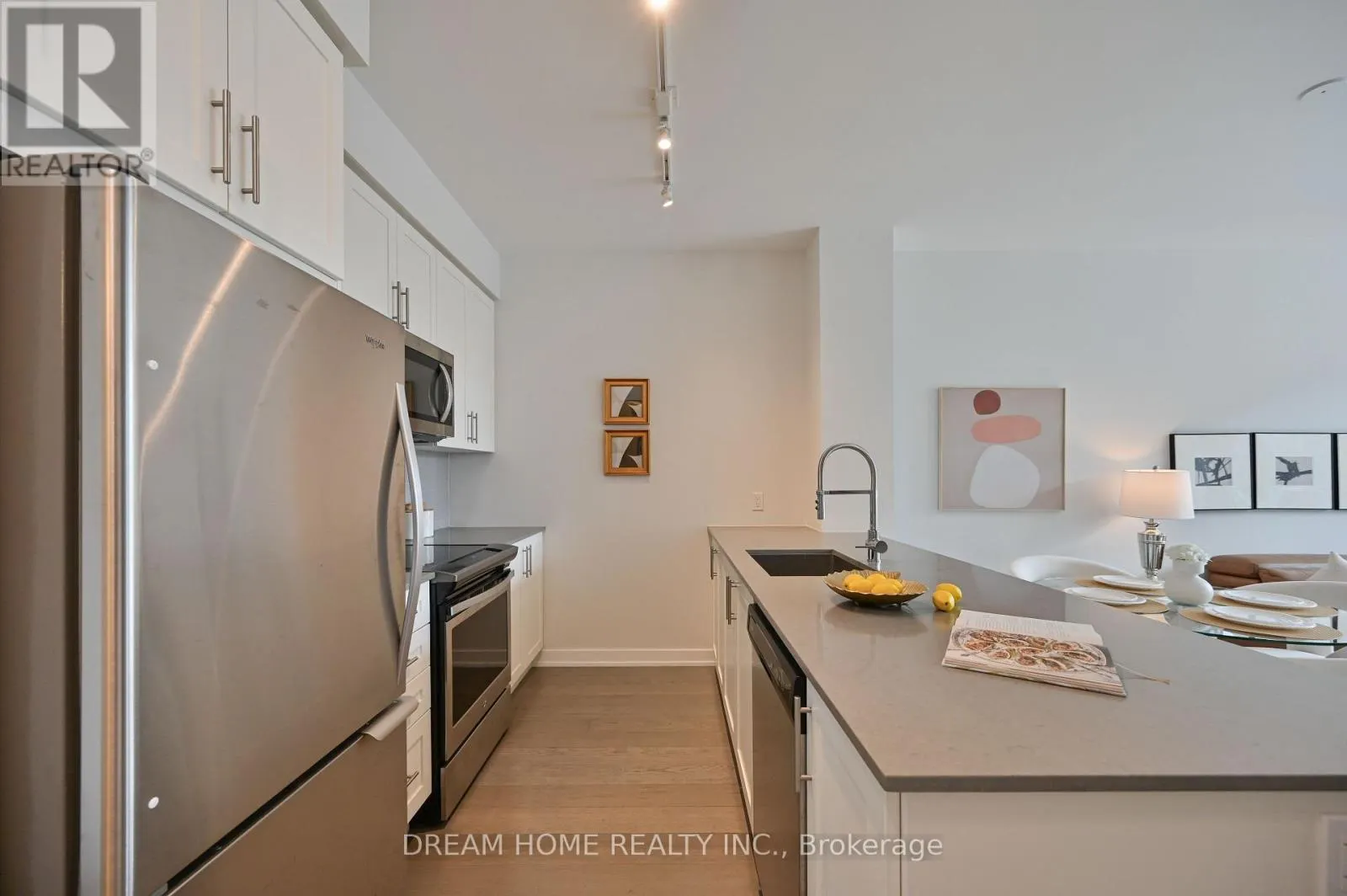 TH8 - 4055 PARKSIDE VILLAGE DRIVE