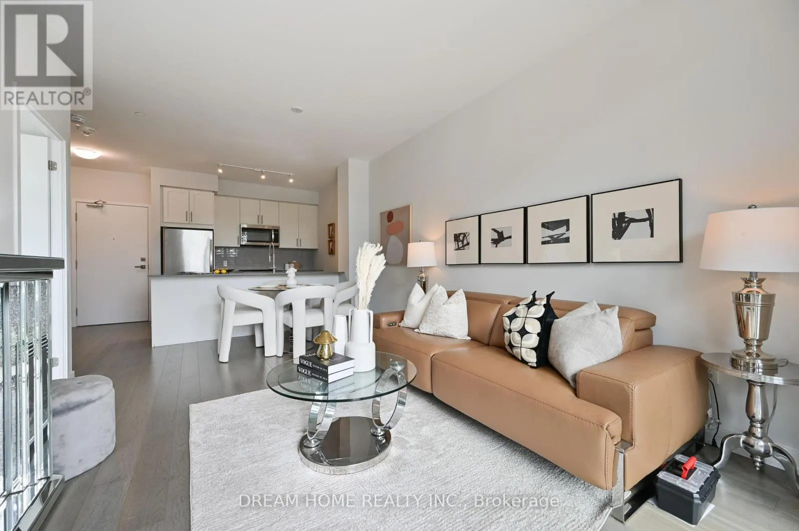 TH8 - 4055 PARKSIDE VILLAGE DRIVE