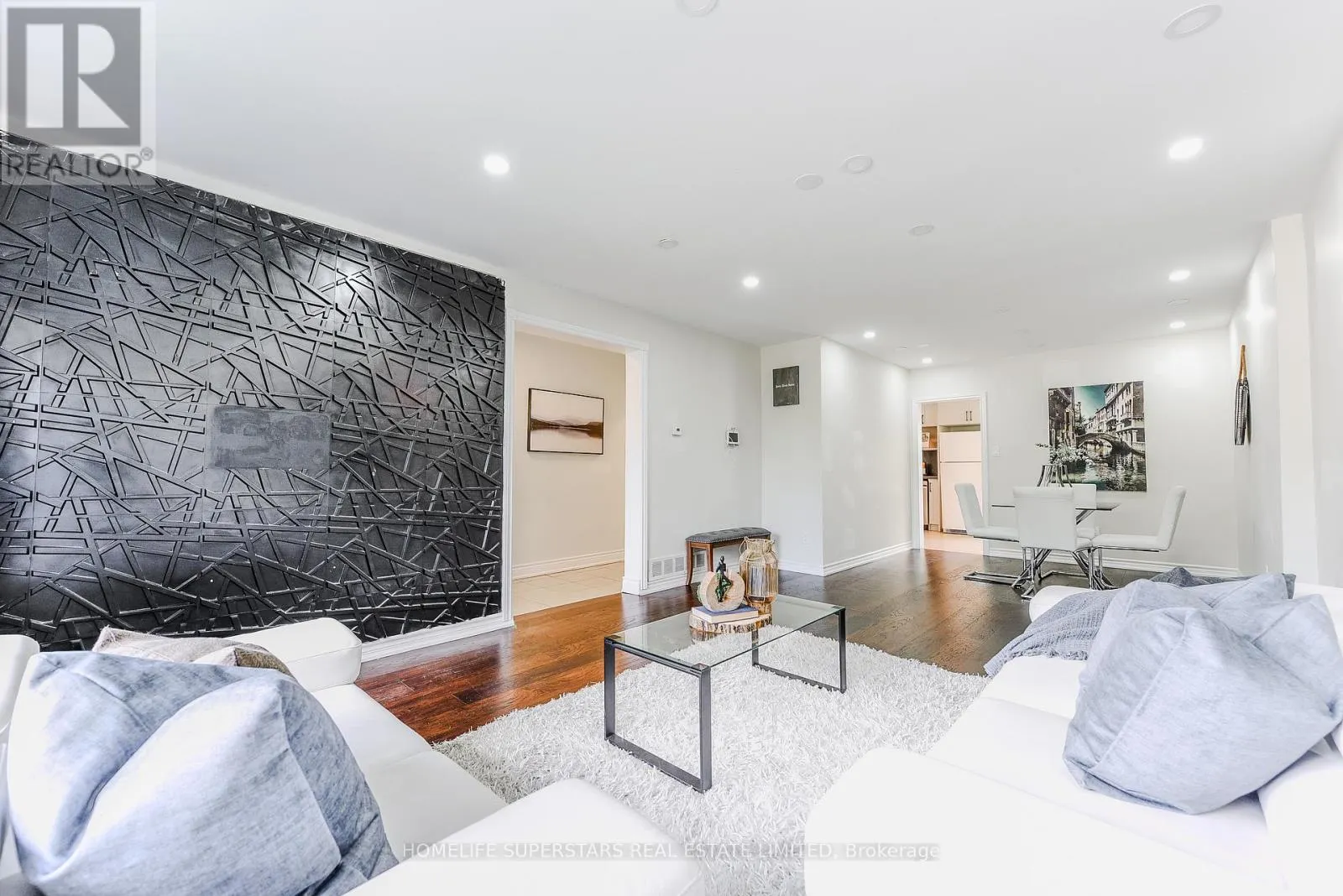 3 LIGHTWOOD DRIVE