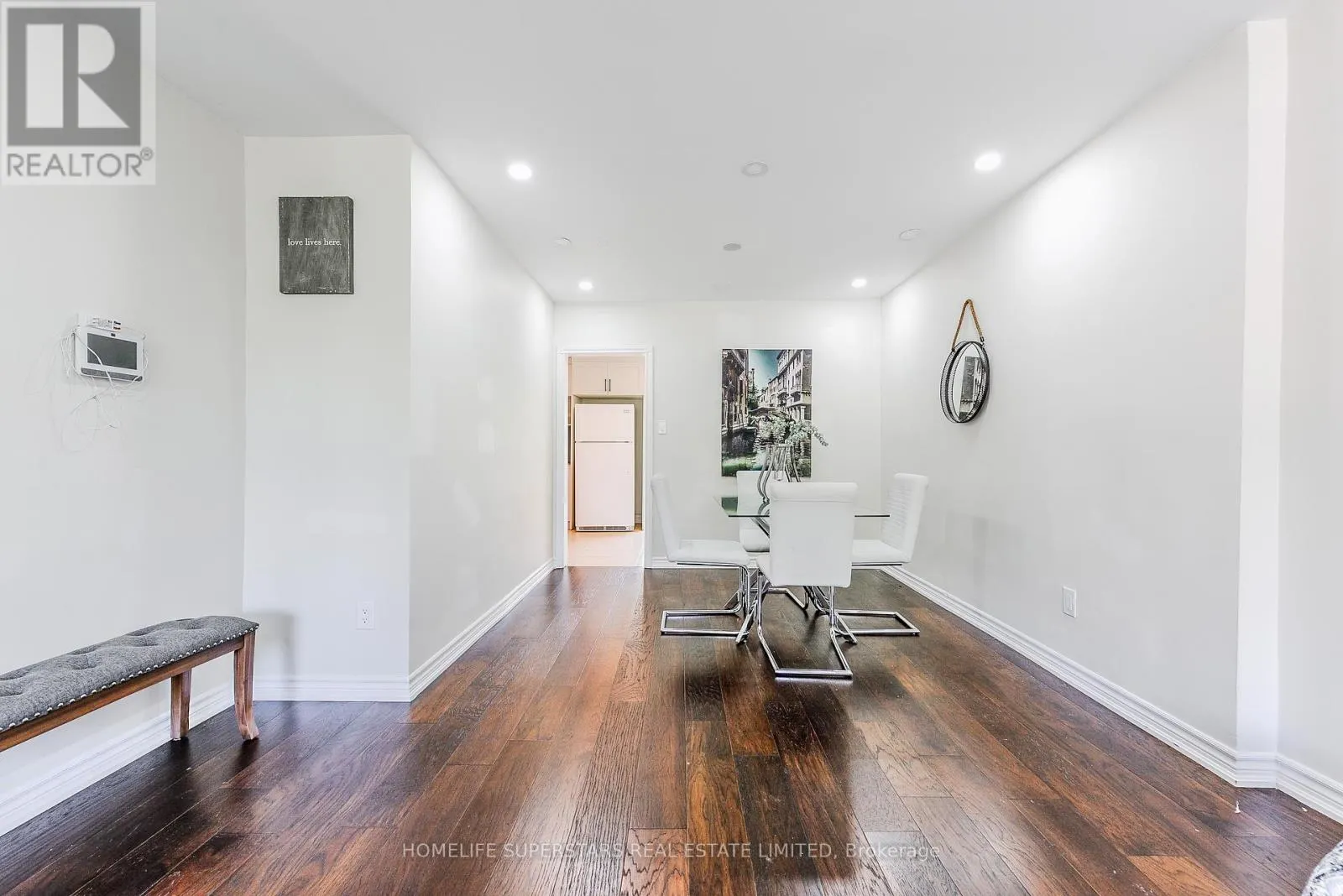 3 LIGHTWOOD DRIVE