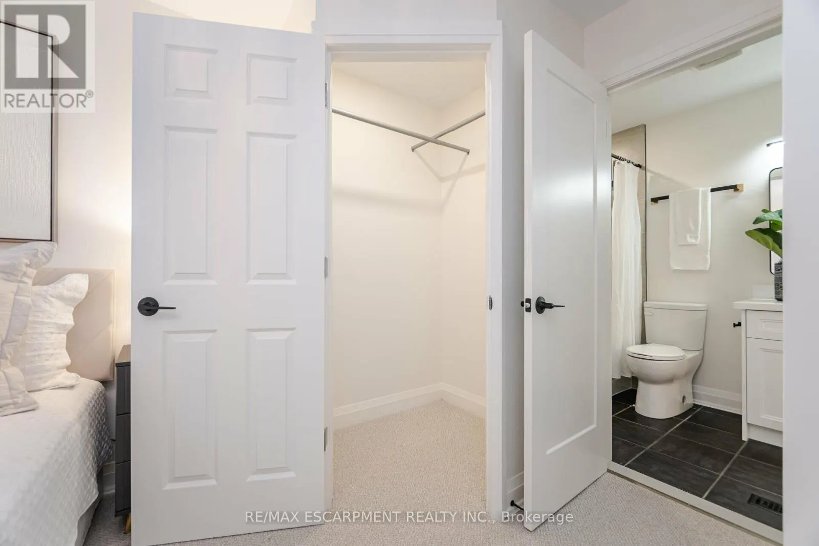 3150 BENTWORTH DRIVE