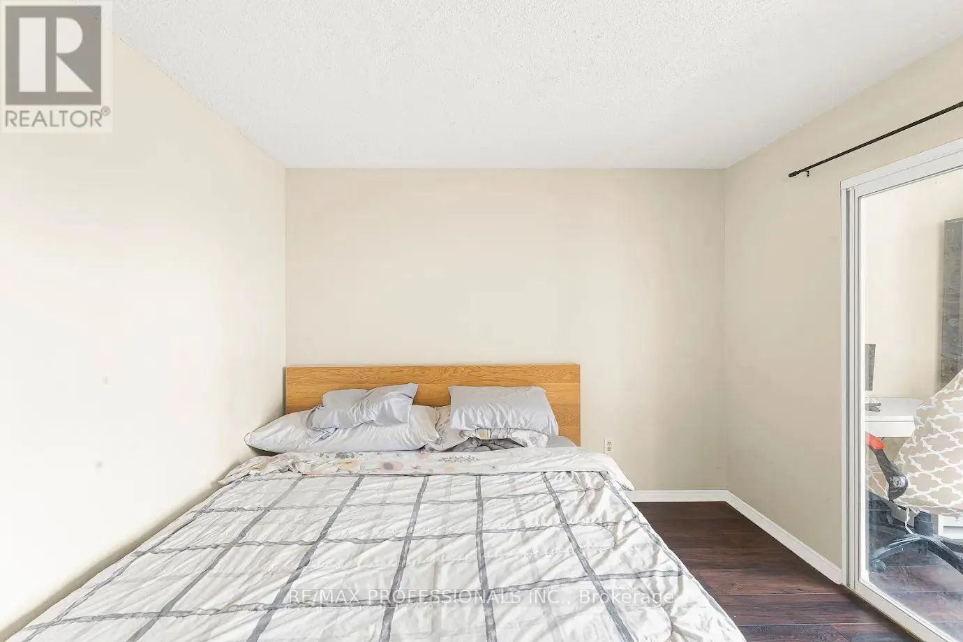1502 - 50 KINGSBRIDGE GARDEN CIRCLE