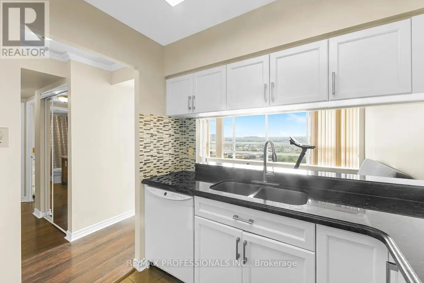 1502 - 50 KINGSBRIDGE GARDEN CIRCLE