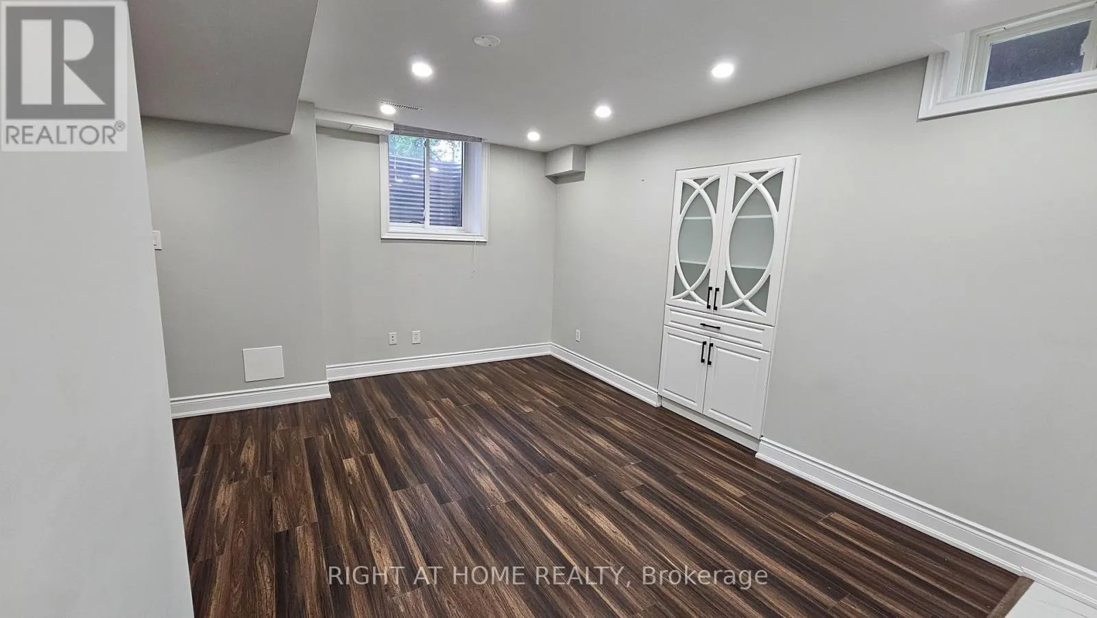 LOWER - 387 GLENASHTON DRIVE