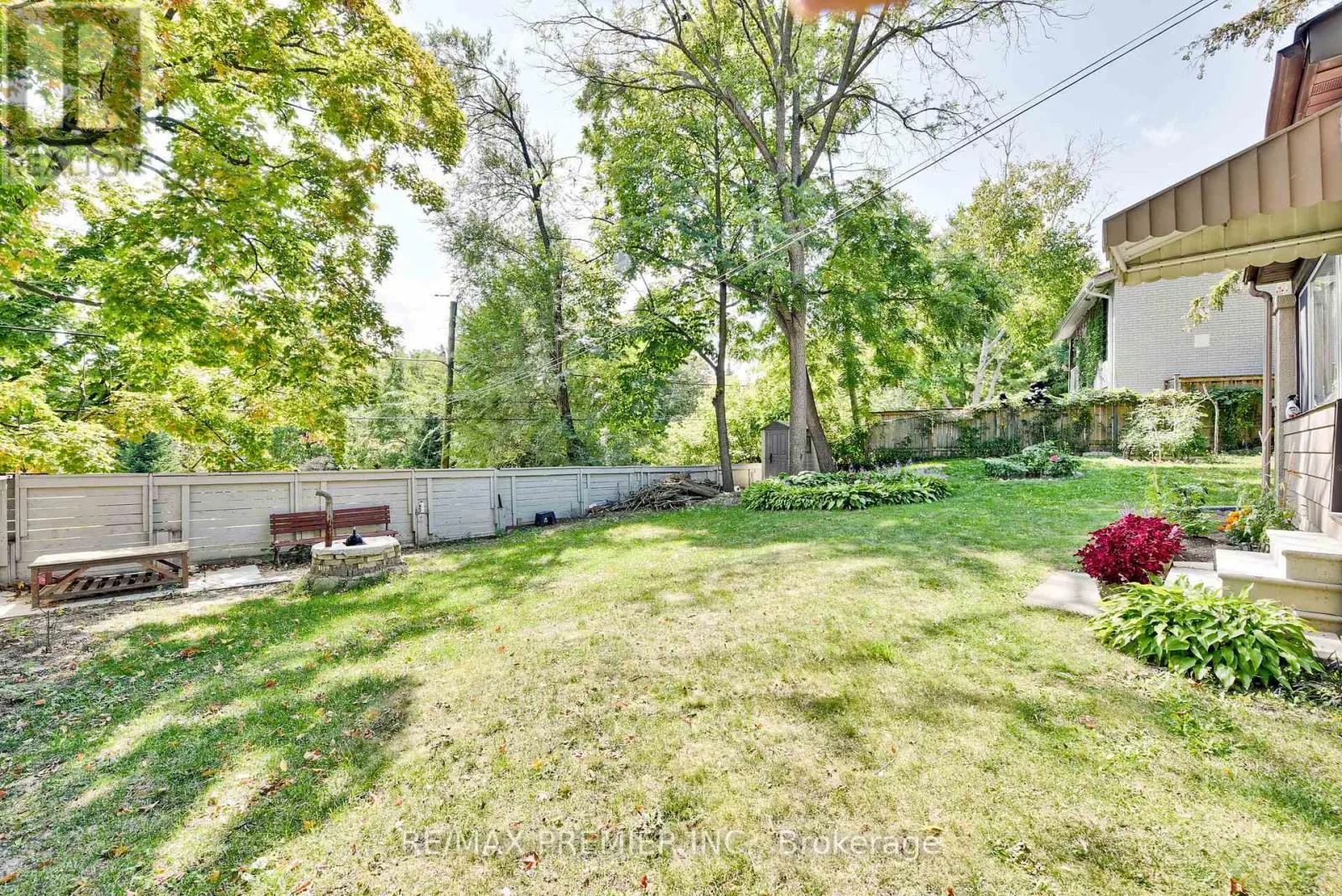 1 EDGEBROOK DRIVE