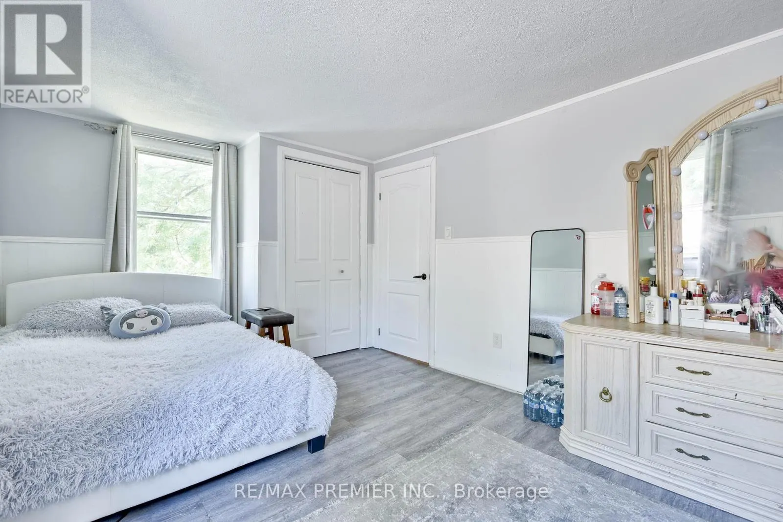 1 EDGEBROOK DRIVE