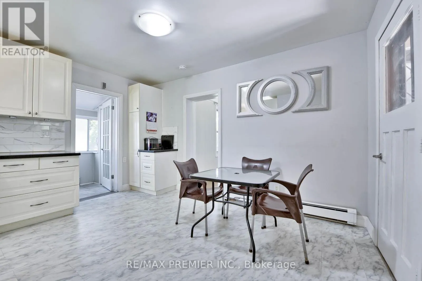 1 EDGEBROOK DRIVE