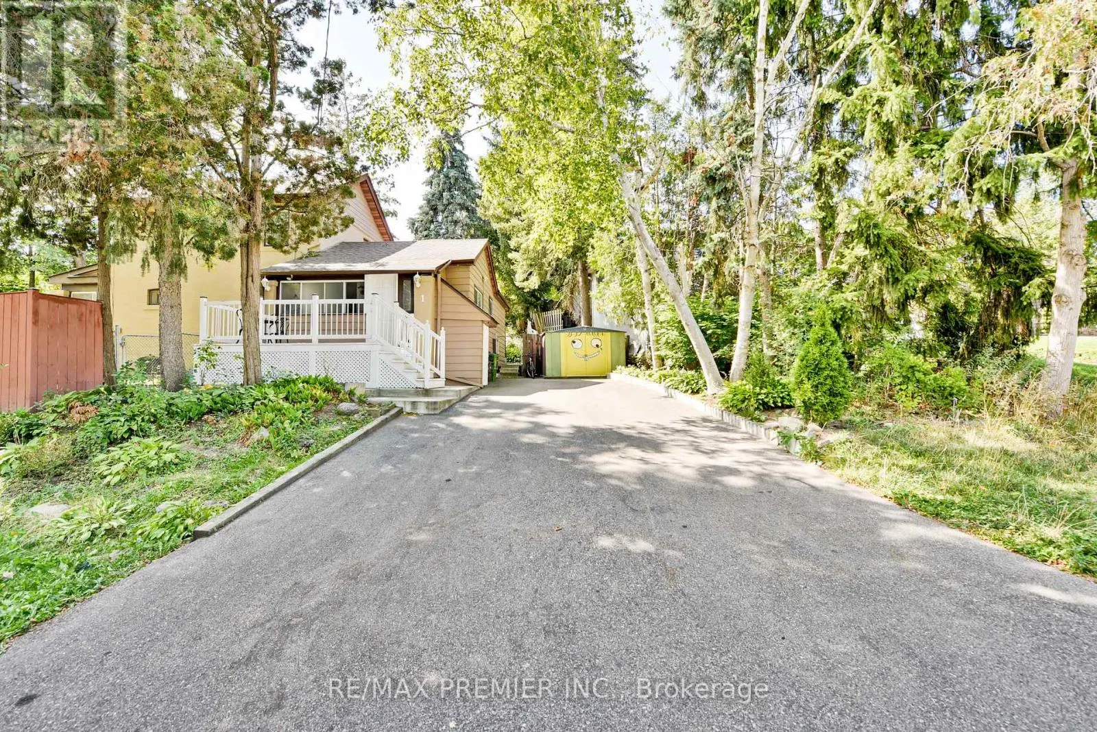 1 EDGEBROOK DRIVE
