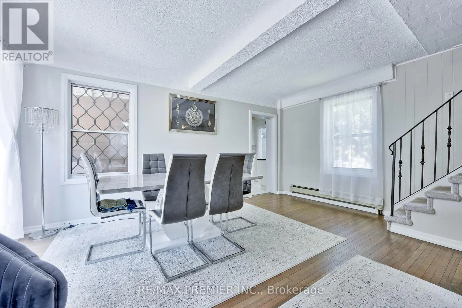 1 EDGEBROOK DRIVE