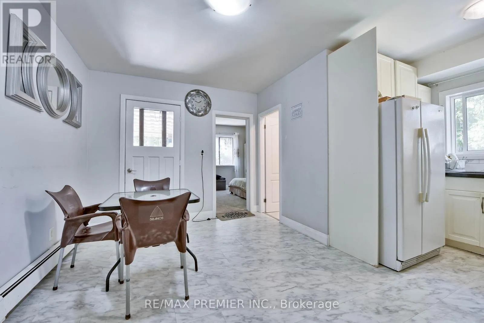 1 EDGEBROOK DRIVE