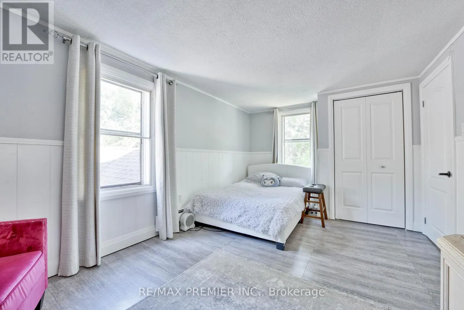 1 EDGEBROOK DRIVE