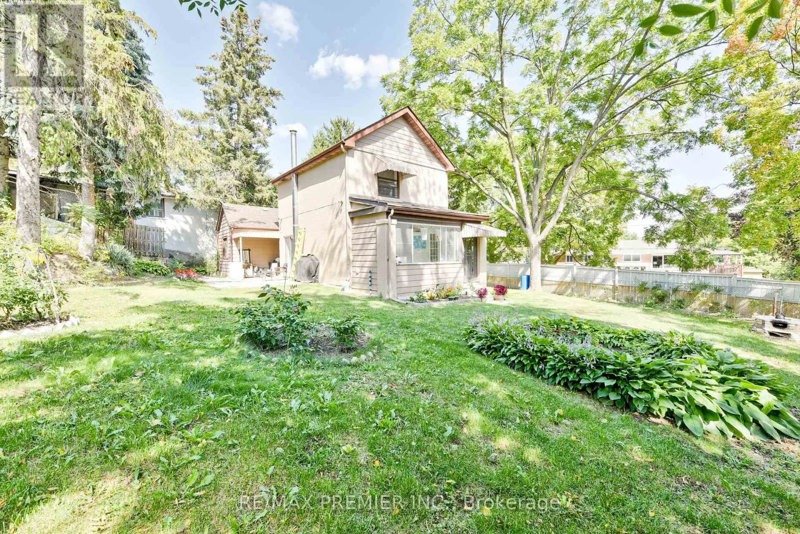 1 EDGEBROOK DRIVE
