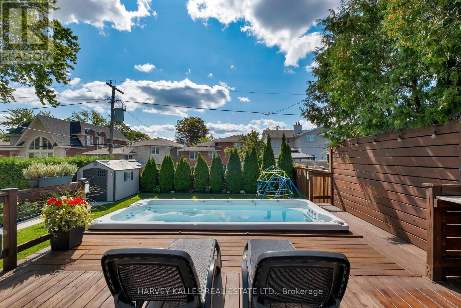 81 SUMMITCREST DRIVE