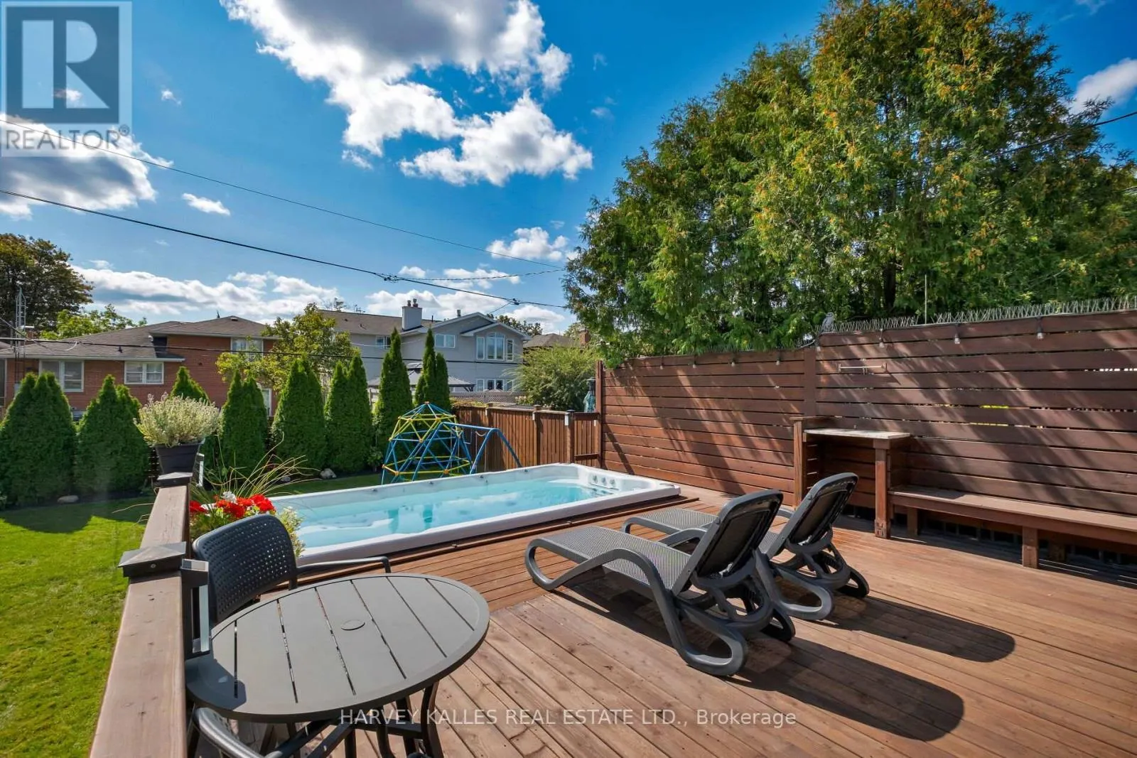 81 SUMMITCREST DRIVE