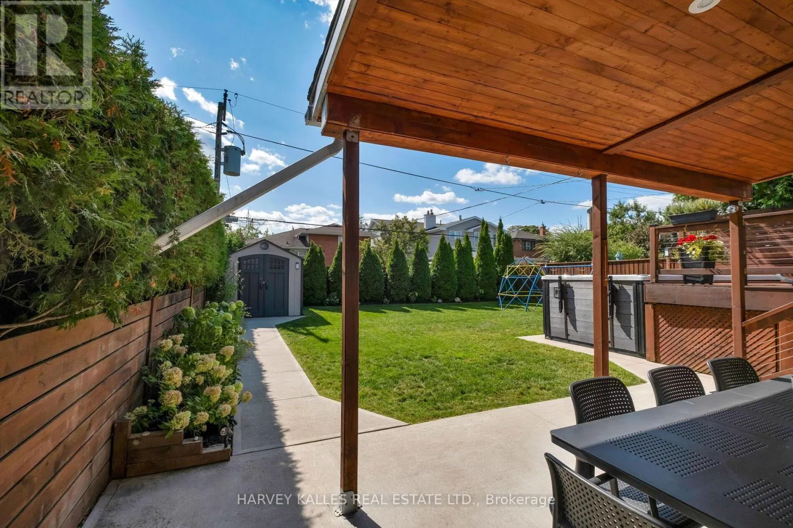 81 SUMMITCREST DRIVE