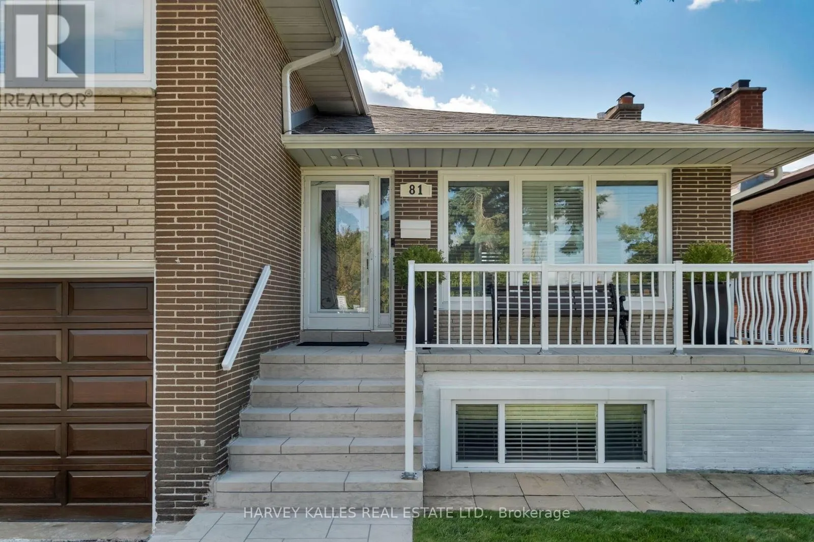 81 SUMMITCREST DRIVE